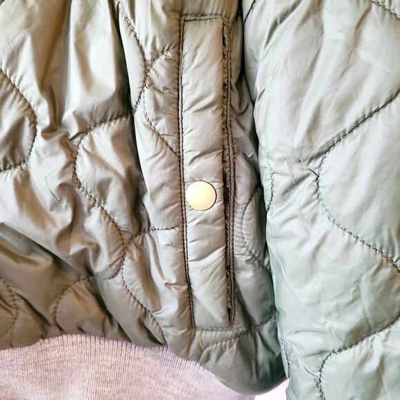Gap Jacket Womens Medium Reversible Hooded Full Zip Quilted Bomber Green Gray‎ - Picture 10 of 10